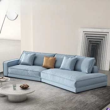 Большой диван специальной формы с фаской.